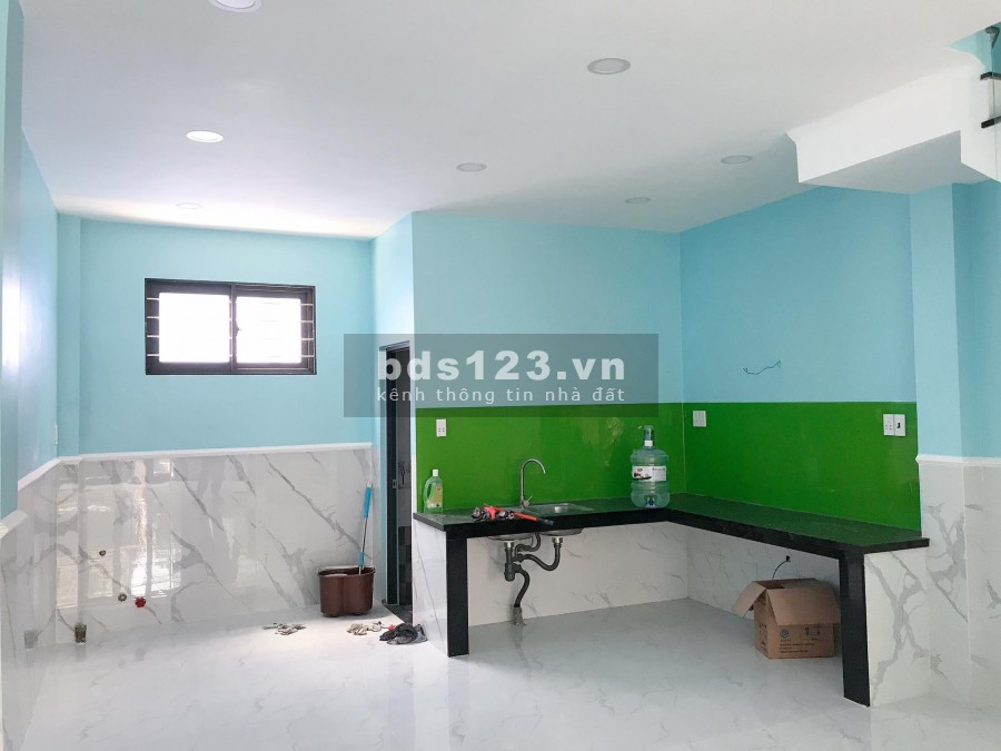 Nhà xây mới rộng, đẹp. Cạnh Medicare BigC Âu Cơ giá bán 4,5 tỷ, sổ chính chủ