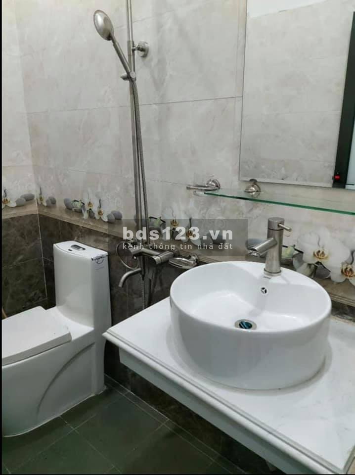 Bán nhà 5 tầng Phương Canh ô tô để cửa nhà, cách Trịnh Văn Bô 50m mua ngay tặng 1 bộ nóng lạnh LH:0866657649