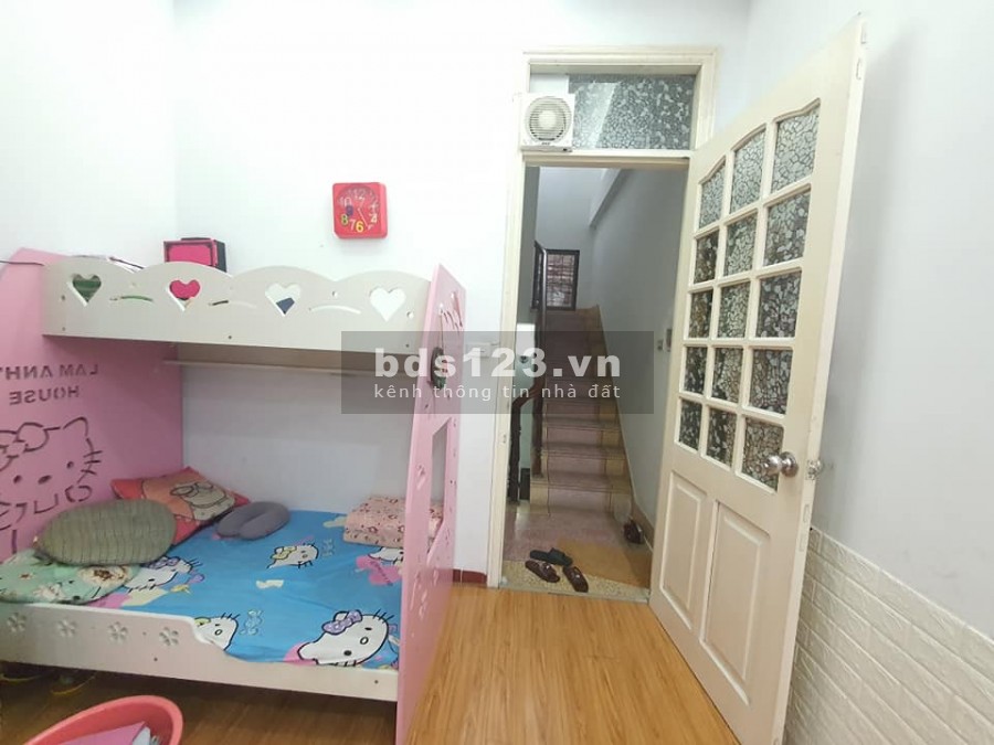 Nhà Đào Tấn diện tích sử dụng 32m2 đúc 3 tầng, gần ô tô, giá bán 2.55 tỷ