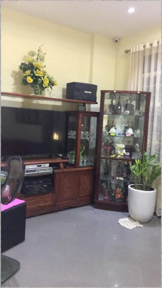 Mặt phố Láng Hạ bán nhà nguyên căn in tiền tỉ, vị trí đẹp, lô góc, 3 thoáng