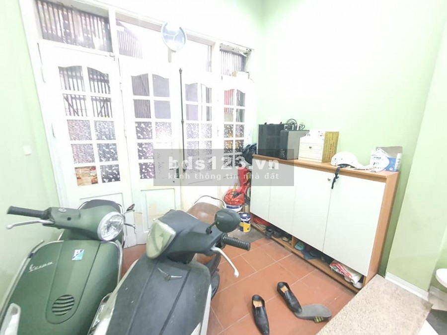 Nhà Đào Tấn diện tích sử dụng 32m2 đúc 3 tầng, gần ô tô, giá bán 2.55 tỷ