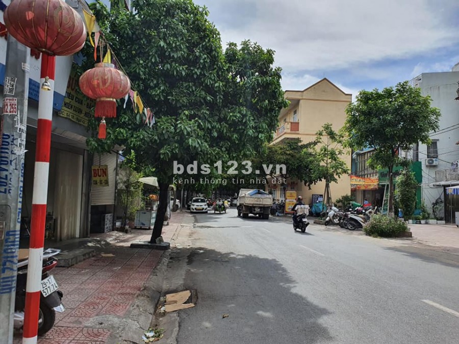 Nhà mặt phố Sài Đồng - Hoàng Thế Thiện, dt 88m, 5 tầng, kinh doanh, giá bán 10.8 tỷ