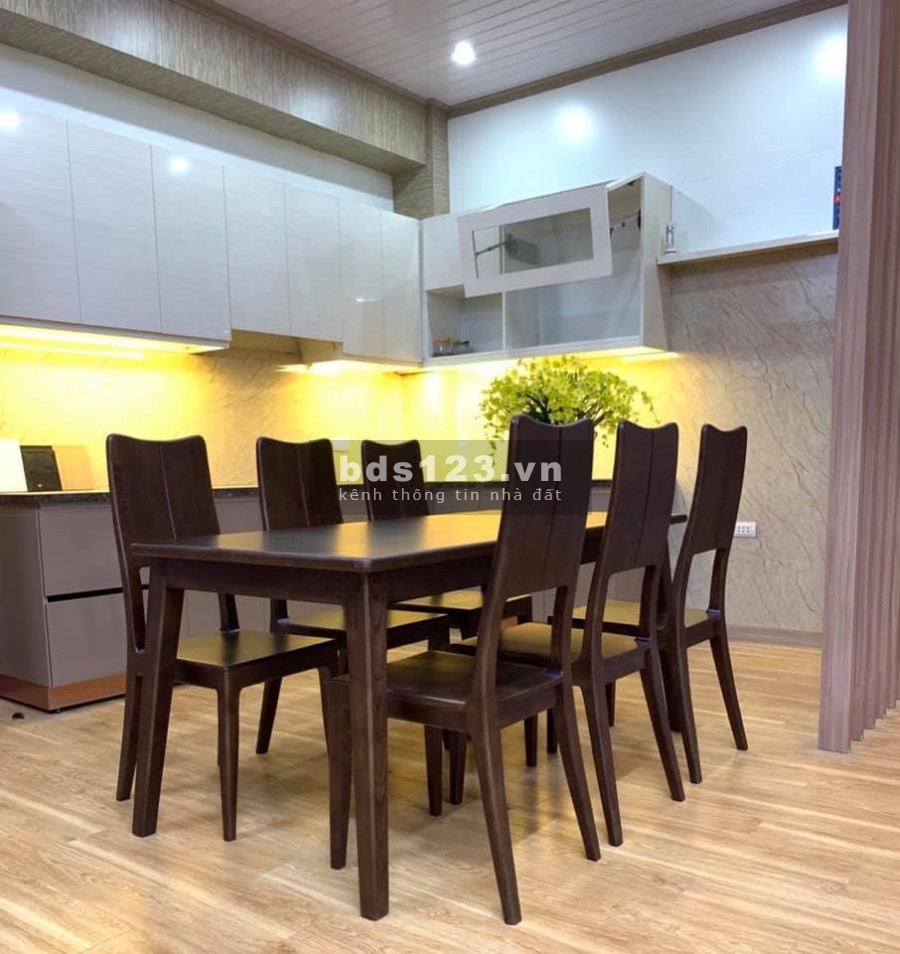 Bán nhà Bồ Đề Quận Long Biên, siêu rẻ, ô tô , diện tích: 65m2, giá bán 3.7 tỷ