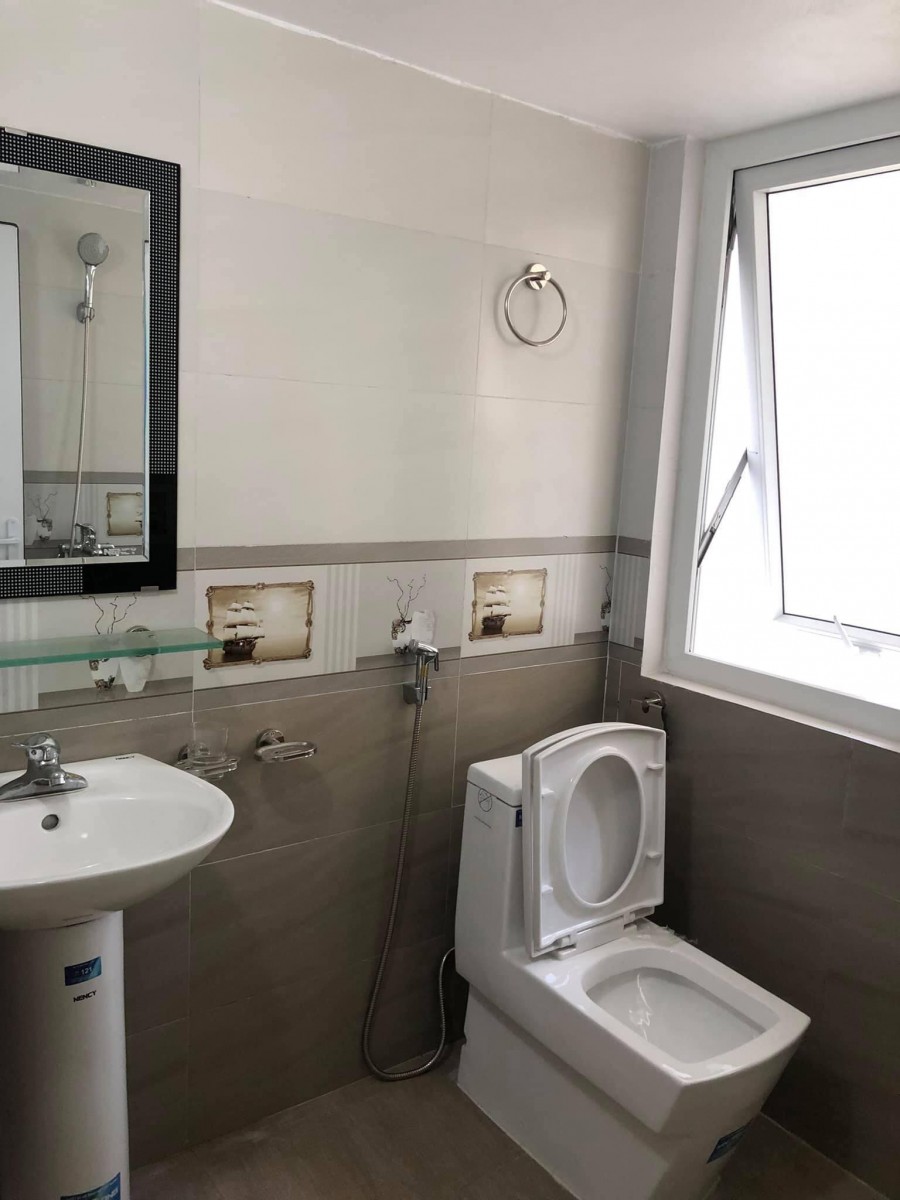 Bán gấp nhà phố Lê Thanh Nghị, ô tô, KD, 65m2 MT 4m, giá chỉ 16,95 tỷ