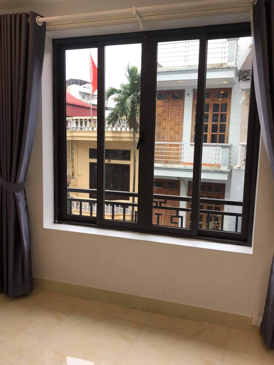 Bán lỗ căn nhà Âu Cơ dt 48m2, 5 tầng, xây mới kiên cố, chỉ hơn 4 tỷ