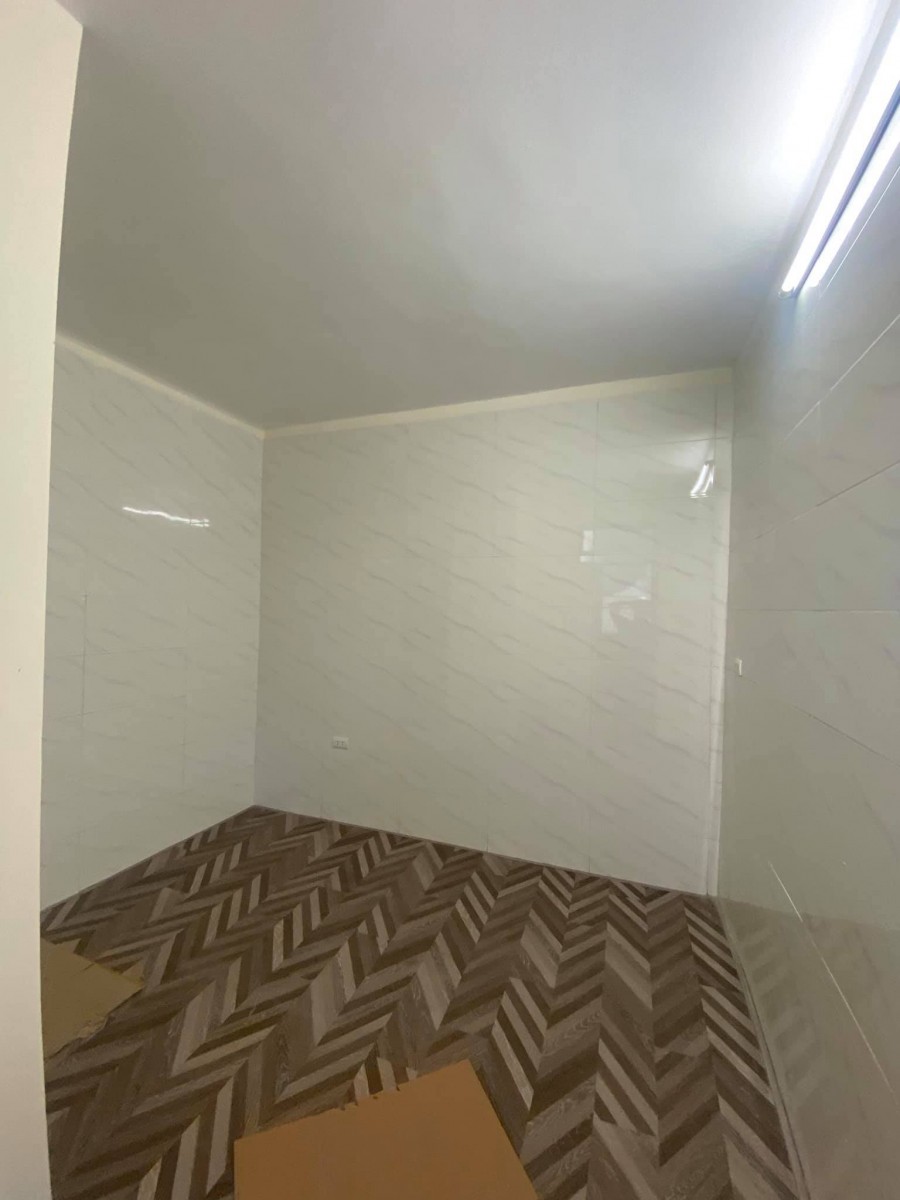 Cần bán gấp nhà Phố Cát Linh, DT 16m x5 tầng, Sổ đỏ riêng, giá chỉ 1 tỷ150 triệu