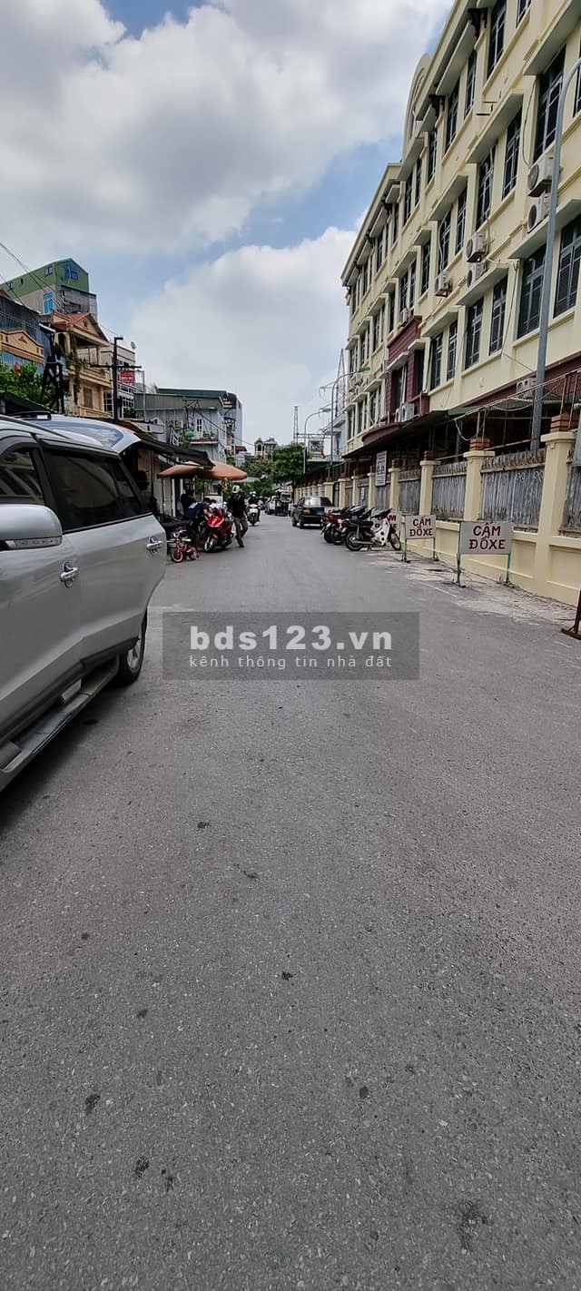 Bán nhà 102 ngay Thanh Nhàn, giá chỉ 1 tỷ, có nhà mặt đường ô tô tránh, mặt tiền 4m
