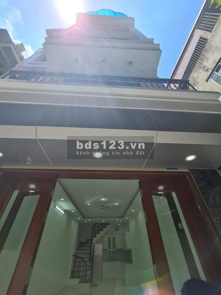 Bán nhà đẹp lung linh gần phố Tam Trinh, dt 40m2, 4 tầng đúc, nhỉnh 3 tỷ, lhcc
