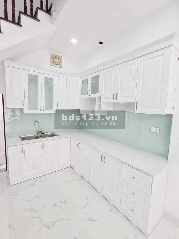 Bán nhà đẹp lung linh gần phố Tam Trinh, dt 40m2, 4 tầng đúc, nhỉnh 3 tỷ, lhcc