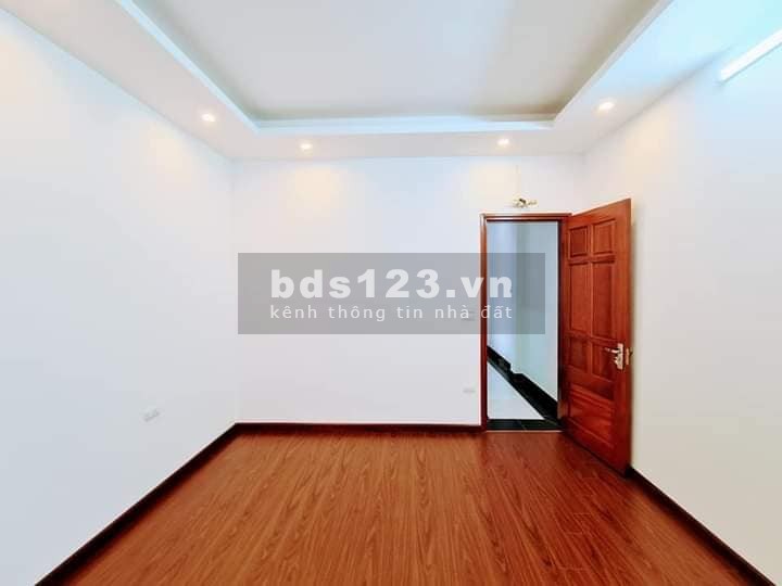 Bán nhà đẹp lung linh gần phố Tam Trinh, dt 40m2, 4 tầng đúc, nhỉnh 3 tỷ, lhcc