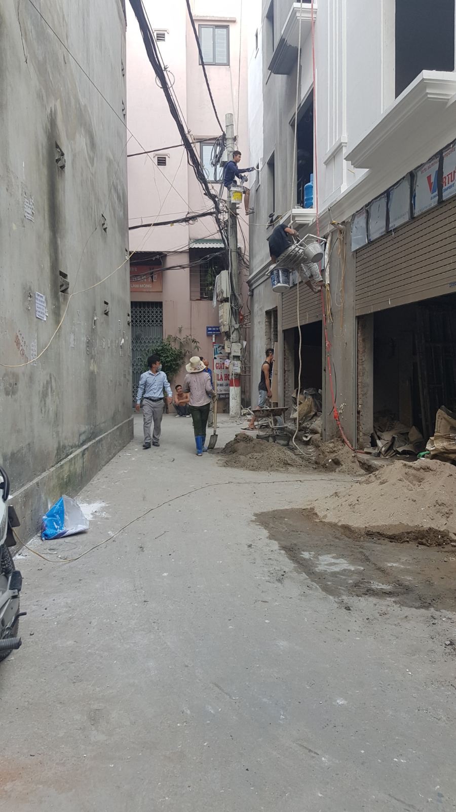Bán nhà đường Kim Giang, lô góc,DT 34m2 xây 5T,Mt 8m.Giá 4,2 tỷ có TL. Lh Thanh 0977686830
