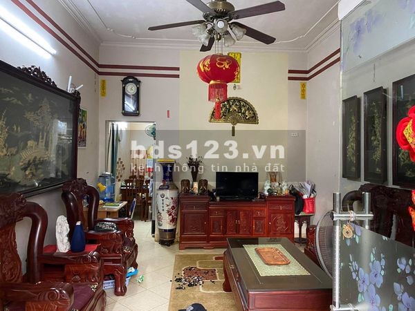 Bán nhà đẹp như hình tại Trâu Quỳ Gia Lâm, 2 tầng, chủ để lại nội thất, lh 0565839533