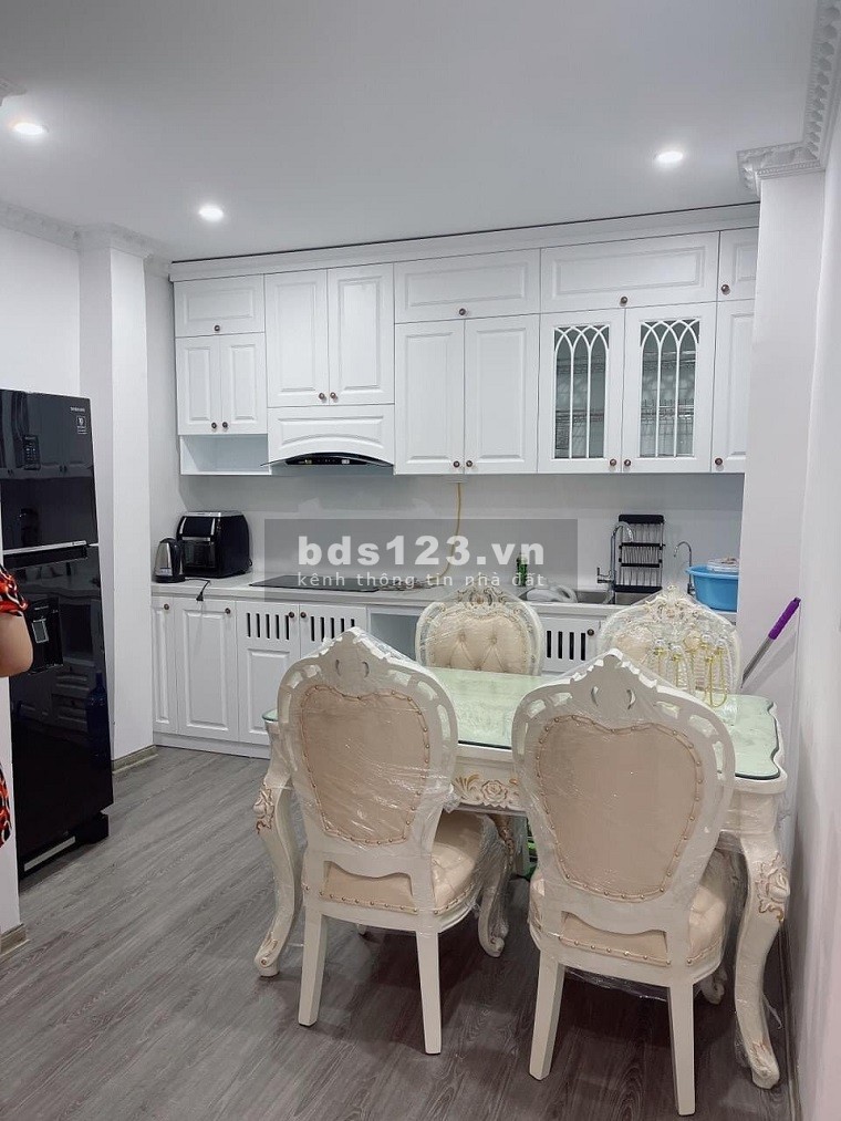 Tuyệt đỉnh an sinh nhà phố Nguyễn Sơn, tặng nội thất, dt 43m2, nhỉnh 4 tỷ