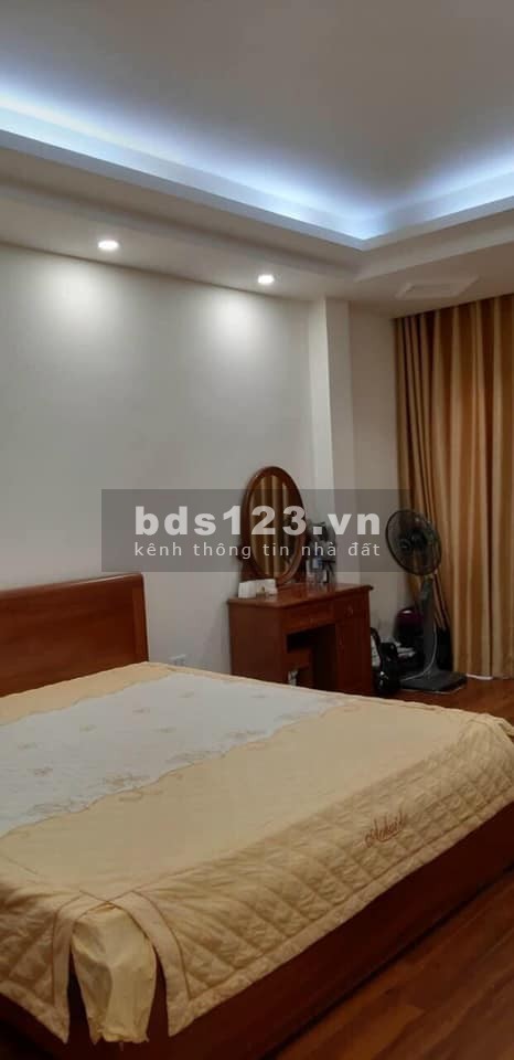 Bán gấp nhà đẹp Thanh Nhàn - Ba gác tránh diện tích 40m2, đúc 4 tầng