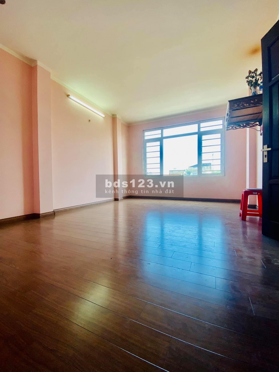 Lô góc Hoàng Hoa Thám, ô tô tránh, kinh doanh sầm uất, vỉa hè rộng, dt 34m2, 4 tầng, giá 10.5 tỷ