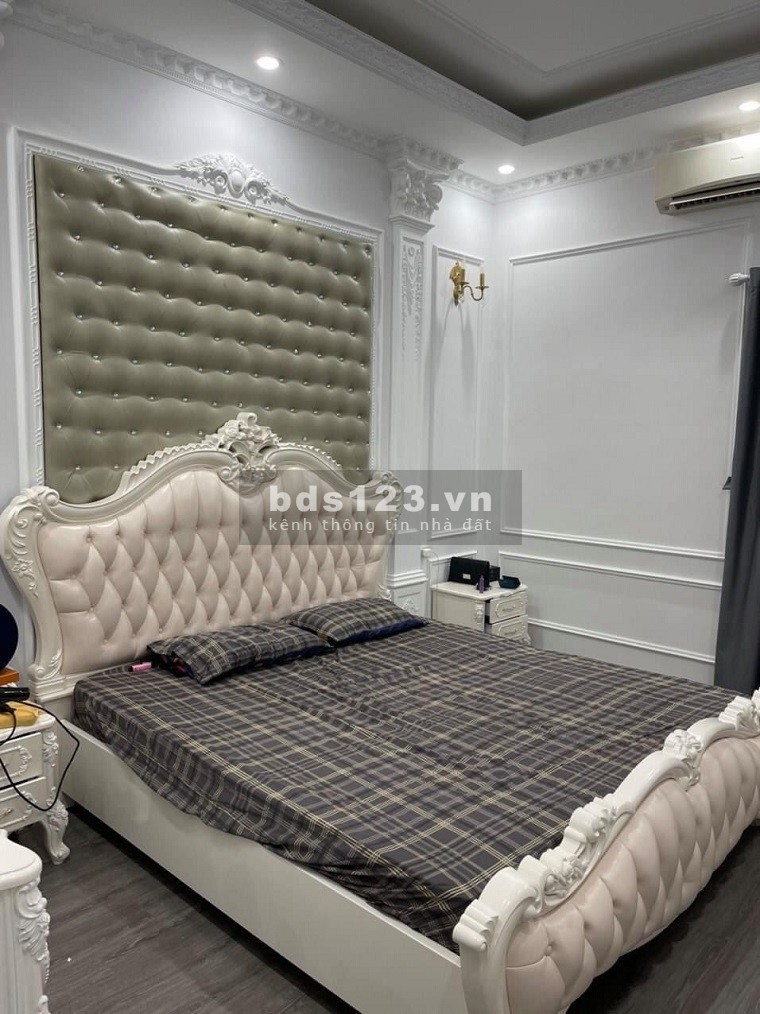 Tuyệt đỉnh an sinh nhà phố Nguyễn Sơn, tặng nội thất, dt 43m2, nhỉnh 4 tỷ