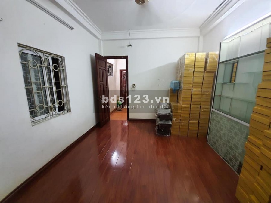 Bán nhà Kim Ngưu ngõ xe 3 gác, sổ đỏ nở hậu, sẵn sàng giao dịch, khu dân cư