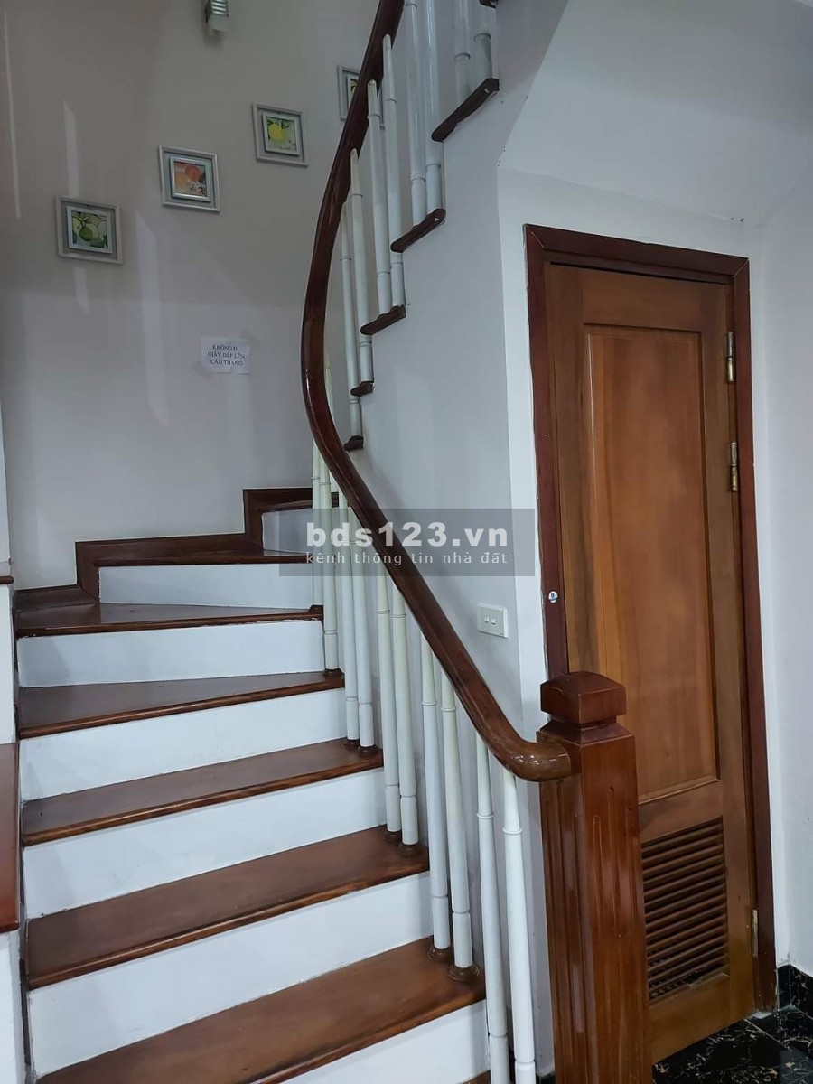 Bán nhà ở ngay phố Thái Hà, Chùa Bộc, Quận Đống Đa, dt 42m2, 5 tầng, giá 5.6 tỷ
