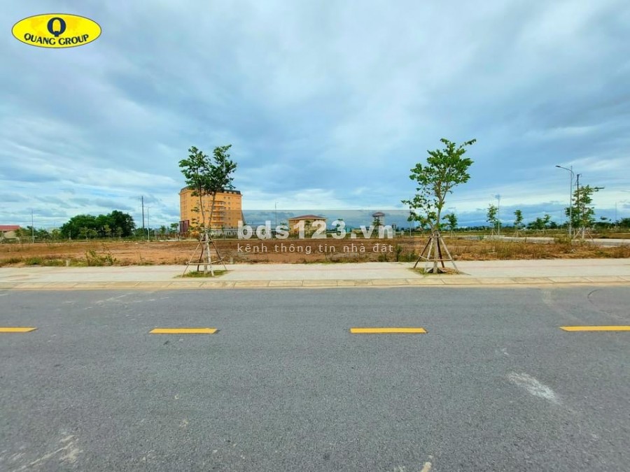 Mở bán lô đất VIP thuộc khu đô thị Bắc Sông Hiếu, vị trí đẹp, xe tới đất