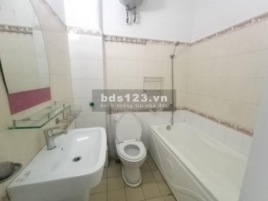 Bán nhà Võ Thị Sáu 15m ra hồ, sân rộng trước nhà 40m sử dụng 4 tầng 4,4 tỷ