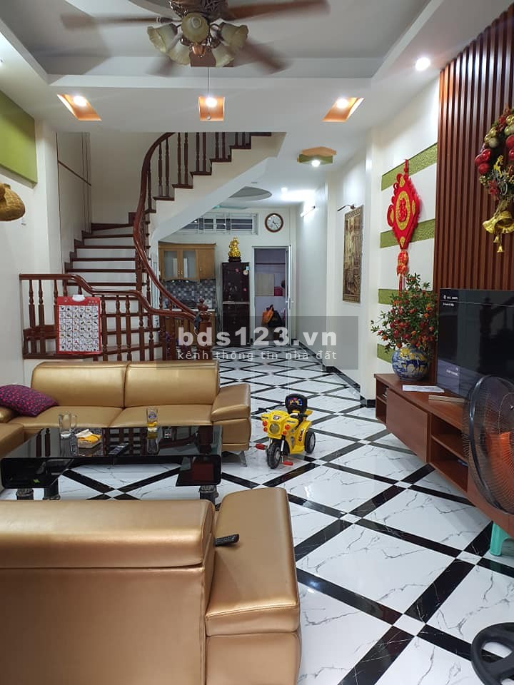 Nhà Phạm Văn Đồng 39m2 x 5T x MT4.1 - Gần phố - Nở hậu - giá 3.35 tỷ