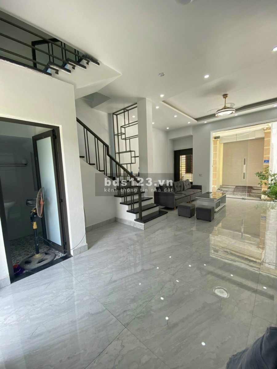 Bán nhà ngõ Nguyễn Thị Duệ đẹp long lanh về chỉ việc ở, vị trí đắc địa
