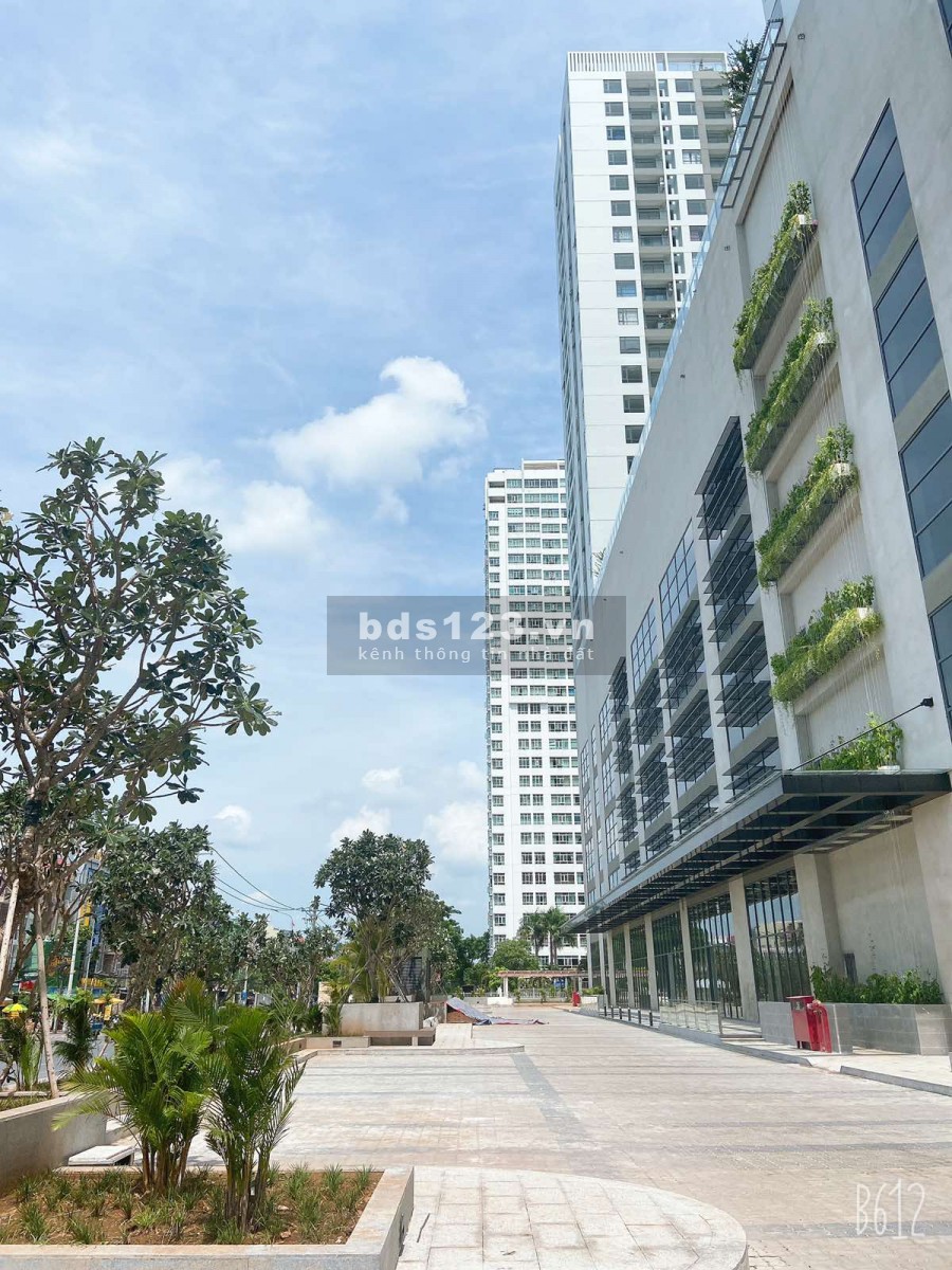 Căn 70m2 - 2PN Central Premium giá 3,3 tỷ có 5% sổ + 2% PBT, view hồ bơi, nhận nhà ở ngay