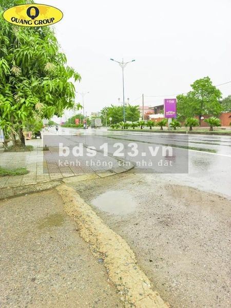 Sở hữu lô đất mặt tiền ngay trung tâm thành phố tặng nhà cấp 4 còn mới, đường lớn