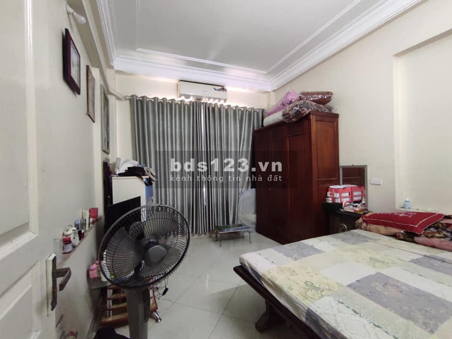 Siêu phẩm phố Đức giang dt 40m2, 4 tầng, mt 3.5m, ô tô tránh, giá chỉ nhỉnh 4 tỷ