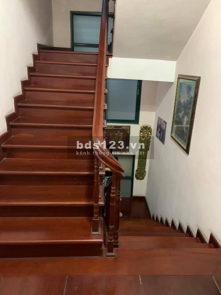Bán nhà nguyên căn mặt ngõ Trích Sài, 30m ra Hồ Tây, mặt tiền 9m giá bán 4.2 tỷ
