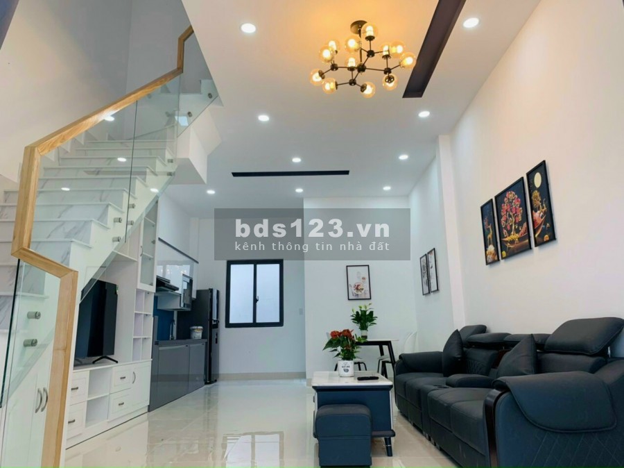 Hoàn thiện xong nhà mới ngay Thủ Dầu Một, giá bán 2.8 tỷ, thương lượng