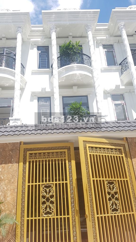 Nhà chính chủ cần bán 1 trệt 2 lầu shr diện tích 5m*20m ngay Dĩ An, giá 4.7 tỷ