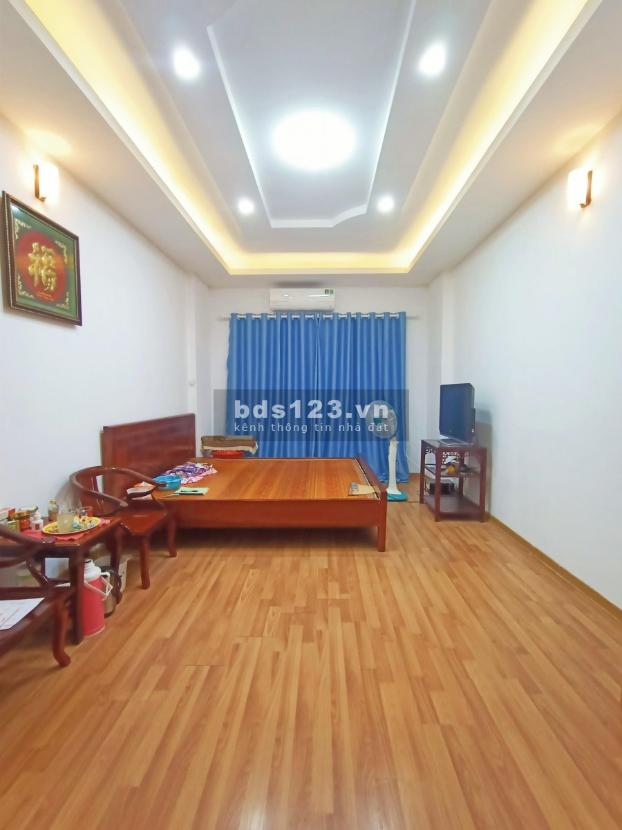 Bán gấp nhà 58m2 x 4 tầng khu Xuân Thủy, Quận Cầu Giấy, giá bán 3.75 tỷ