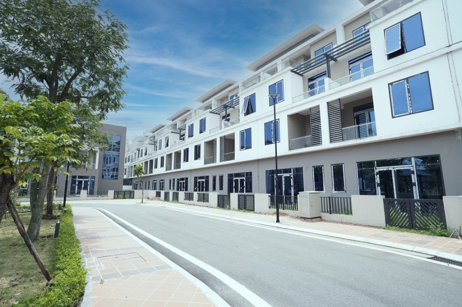 Shophouse 2 mặt tiền nằm trong KĐT xanh bậc nhất thủ đô Giá chỉ 27.5 tr/m2 bao mọi loại phí