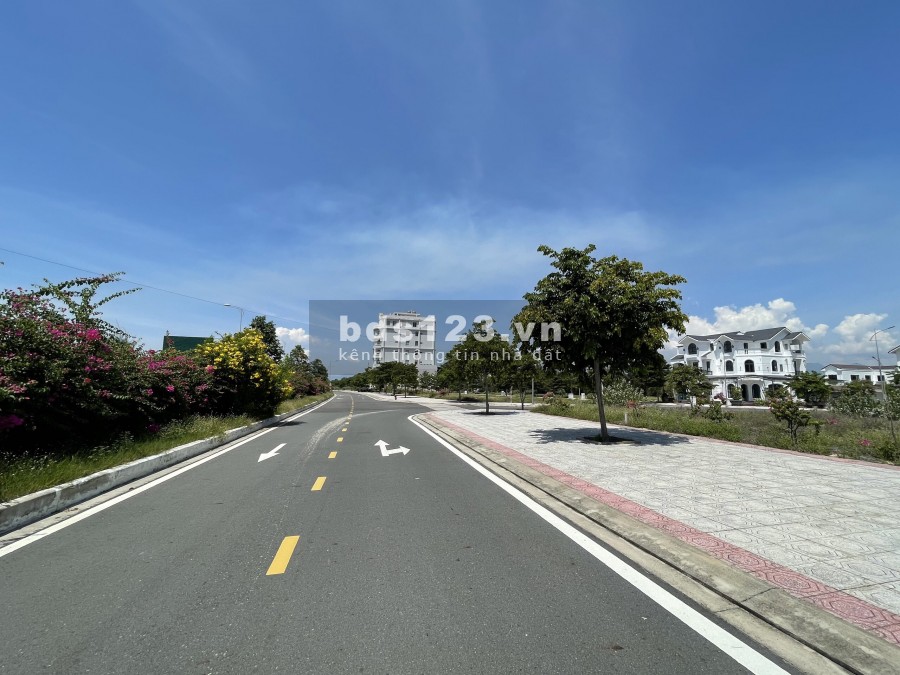 Đất nền bãi dài Cam Ranh, gần sân bay, giá chỉ 16 triệu/m2 của Chủ đầu tư Hưng Thịnh