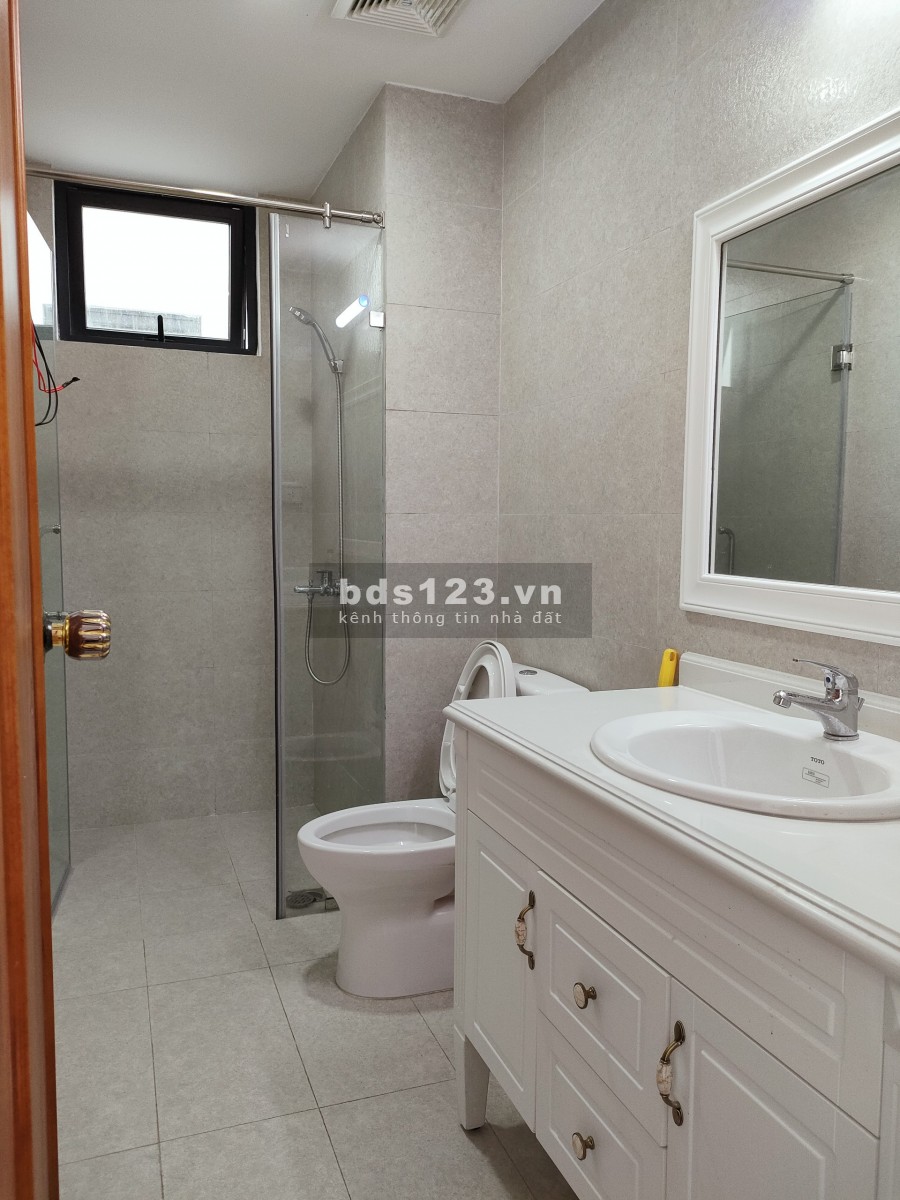 Cho thuê căn hộ chung cư Iris Garden 30 Trần Hữu Dực 2PN, 2VS, đủ đồ giá 8 triệu lh êm Hà 0377802756
