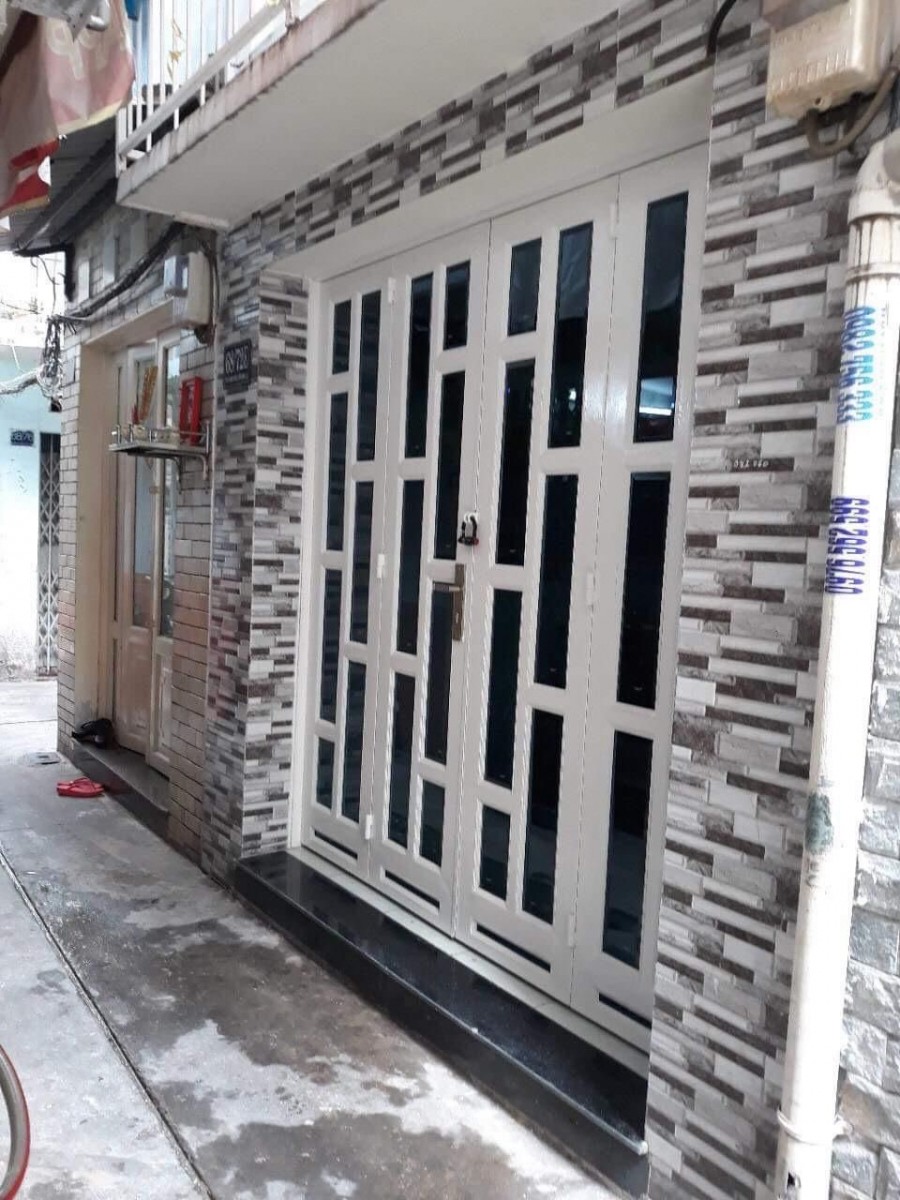Cần bán gấp HXH Trần Quang Khải Quận 1, chỉ 4 tỷ, sổ vuông vức liên hệ 037.6966.383