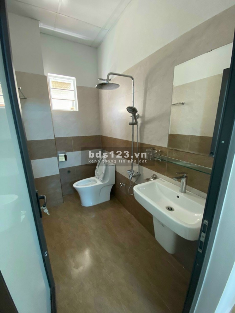 Bán nhà phố Nguyễn Thị Duệ, 54m2, gần trường CĐSP Hải Dương, chỉ 2.2 Tỷ