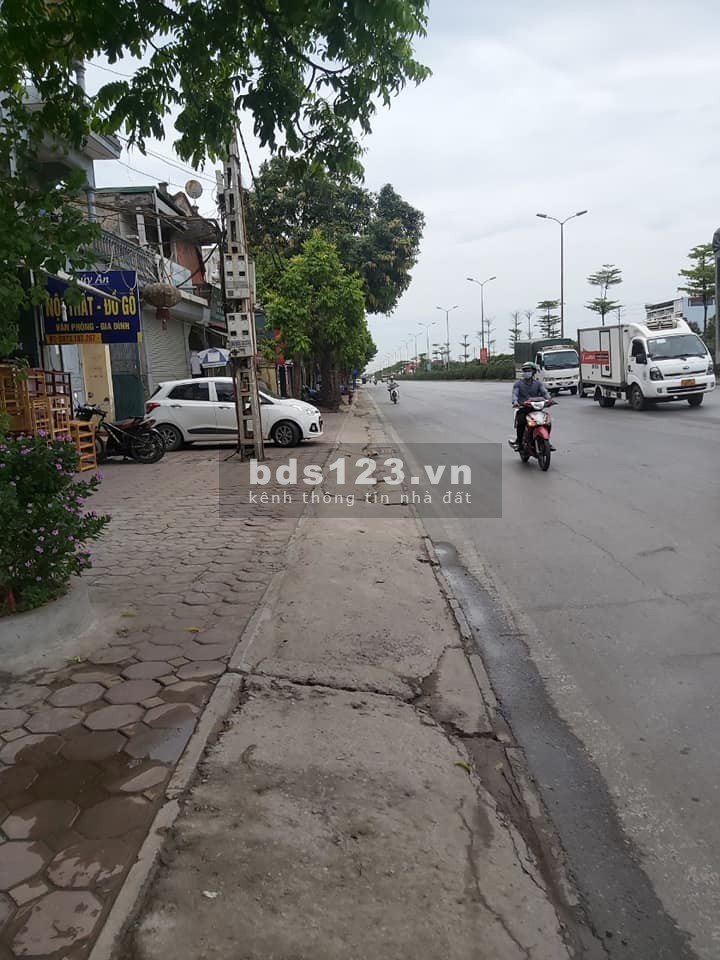Bán nhà 2 tầng mặt Đường Nguyễn Đức Thuận, Gia Lâm 98m2 giá 6,5 tỷ. LH 0912442669