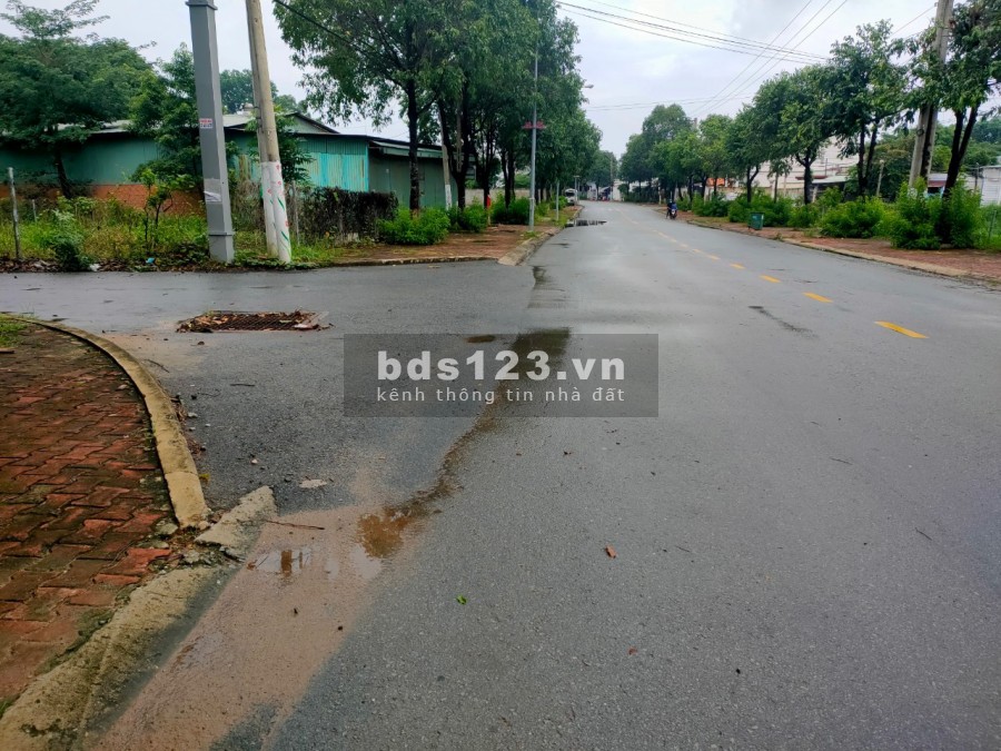 Góc 2 mặt tiền đầu tư hay xây ở kinh doanh buôn bán bao chất luôn lh 0967234518