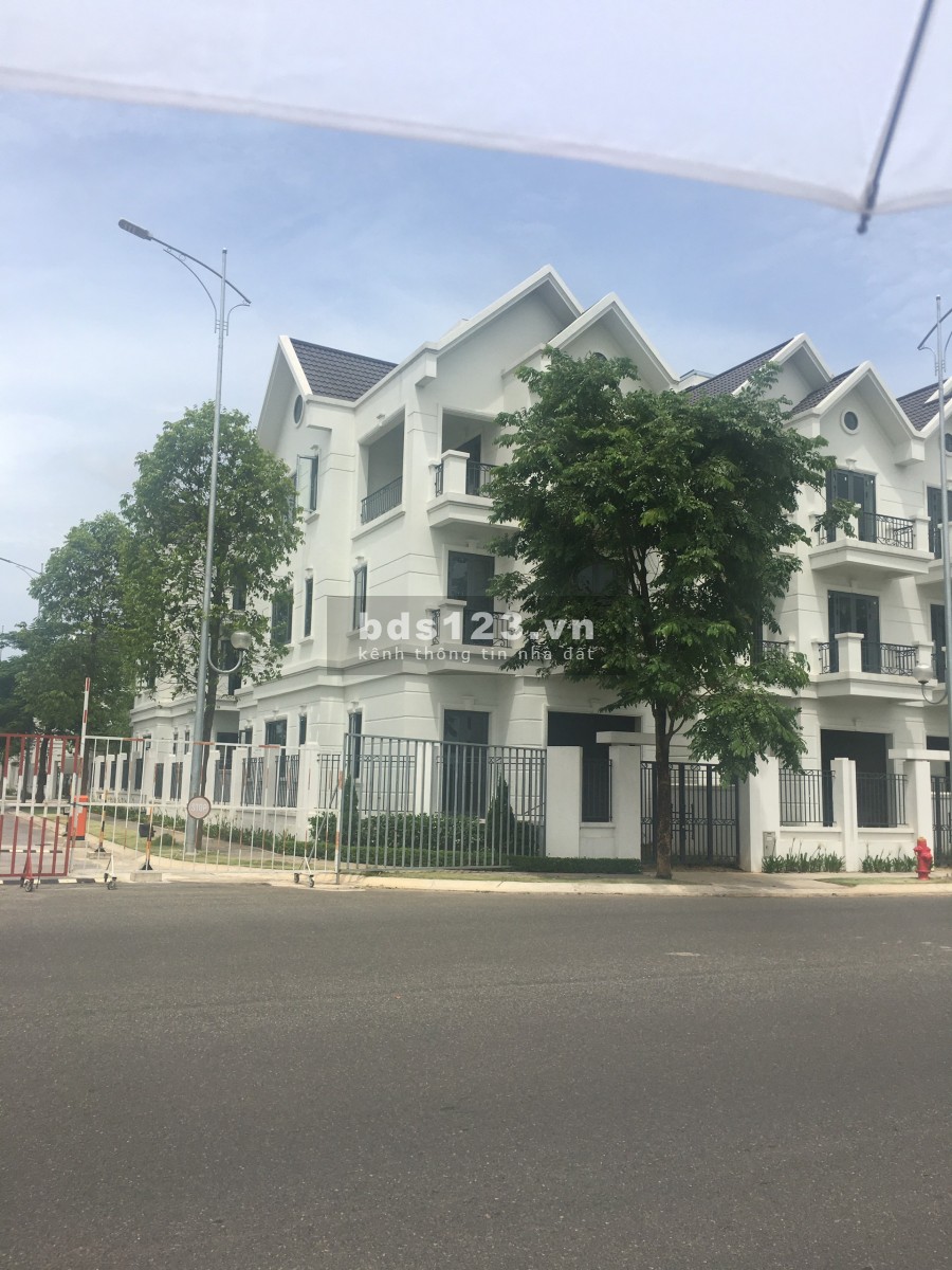 Cần bán gâp biệt thự liền kề để kinh doanh, đầy đủ tiện ích, pháp lí chính chủ