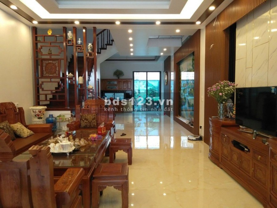 Bán nhà lô góc phố Hoàng Cầu Đống Đa, diện tích 60m2, 5 tầng, ô tô giá 6.2 tỷ