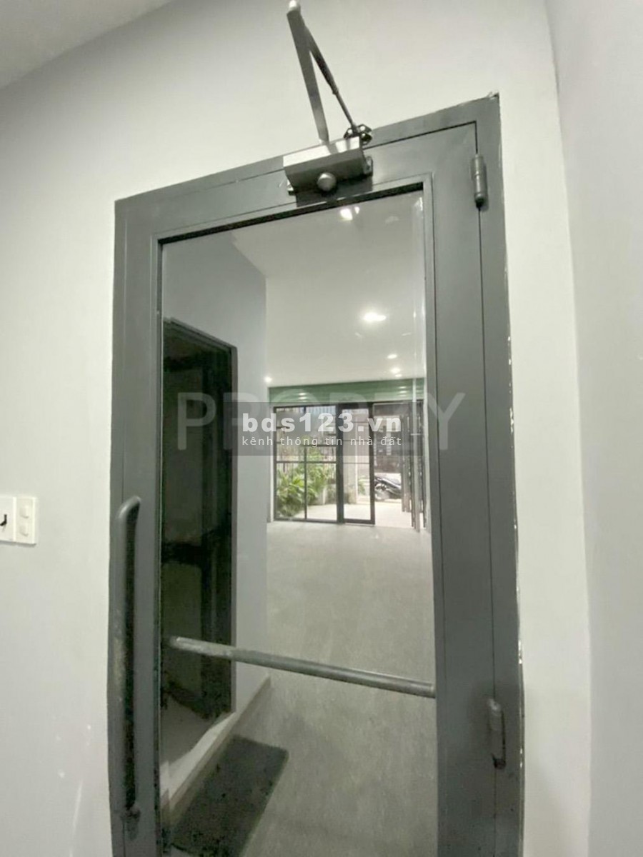 Nhà đẹp, có sân vườn, 2pn, diện tích sử dụng 4x17, hẻm xe tải, thích hợp vp, online