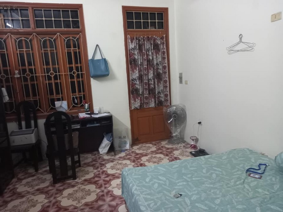 Nguyên căn còn mới phố Vũ Trọng Phụng, cần bánn giá 2.6 tỷ, dt 35m2, 4 tầng, ô tô đỗ gần