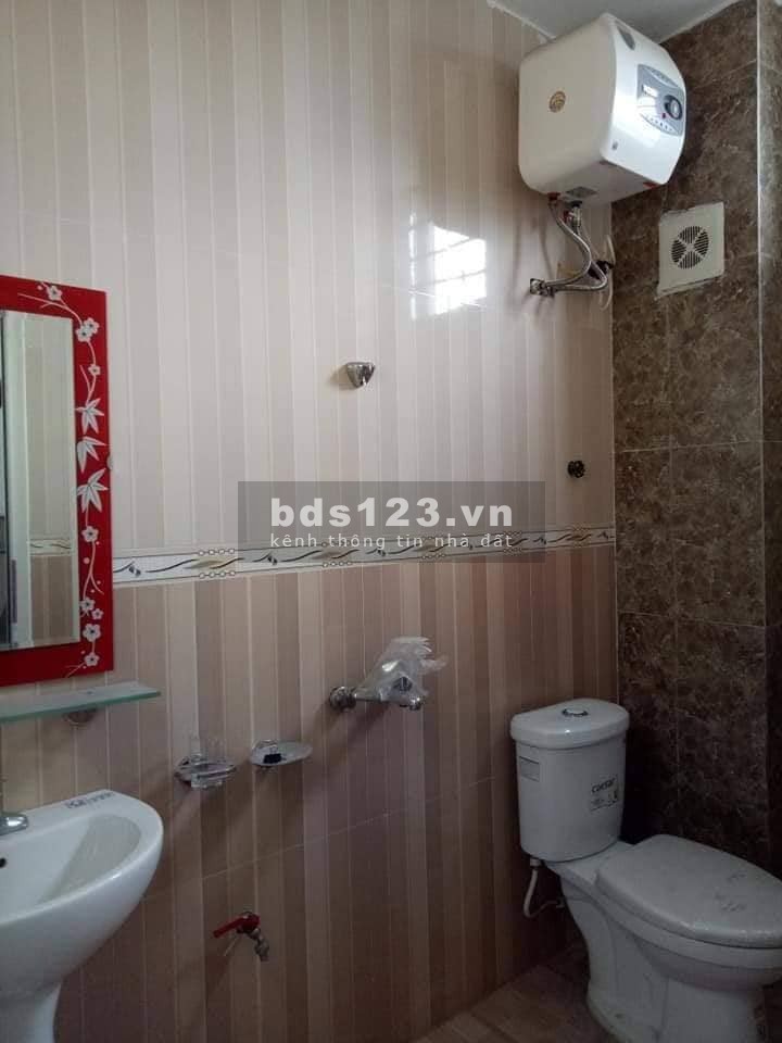 Bán gấp nhà Trương Định, Hai Bà Trưng, 30m2 x 5T, MT 4.2m, gần mặt phố, chỉ 2.8 tỷ