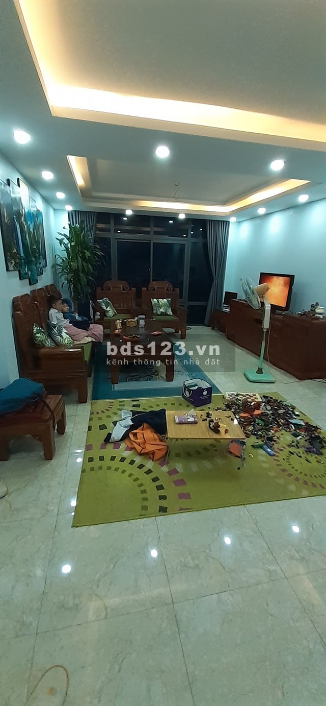 Diện tích khủng ô tô vào nhà kinh doanh sầm uất. Trung Tâm Hà Đông, sổ đỏ trao tay