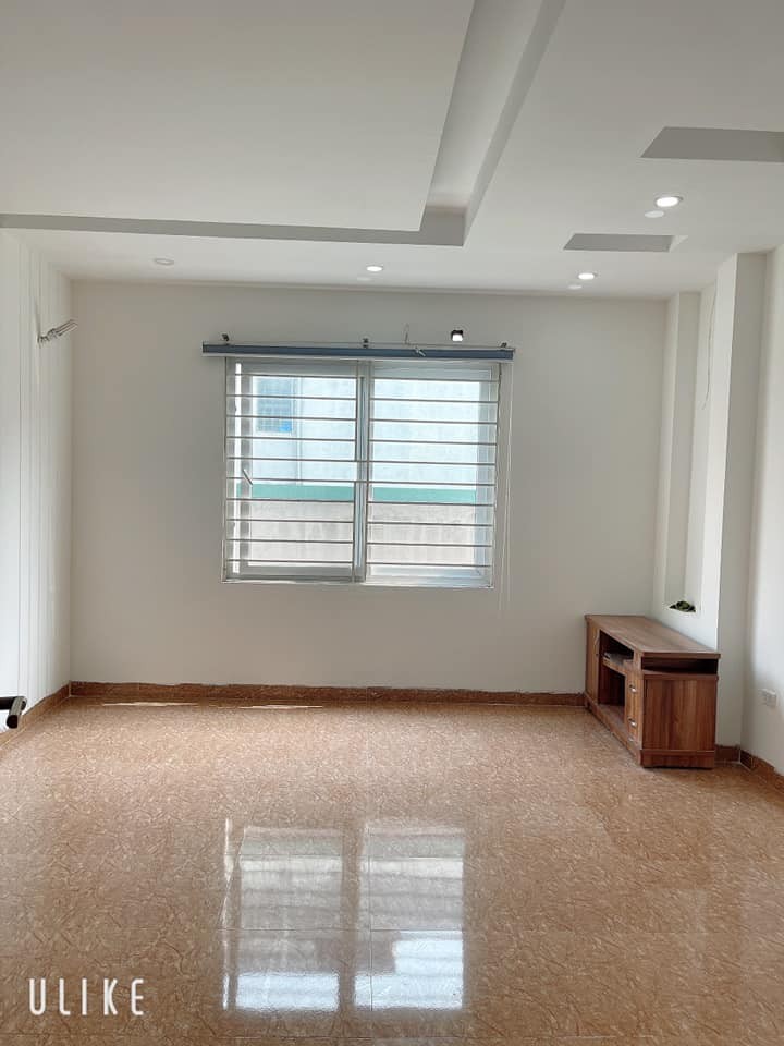 Bán nhà Lô Góc Trần Thái Tông Kinh Doanh Ô TÔ Tránh 1 nhà ra mặt phố 40m x 4 tầng 4,5 tỷ