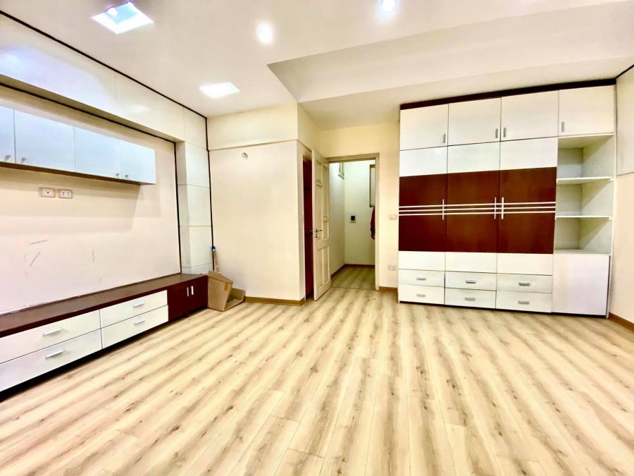Siêu phẩm cực hiếm Khuất Duy Tiến, Quận Cầu Giấy, dt 43m2, 6 tầng, mt 5.8, giá nhỉnh 8 tỷ