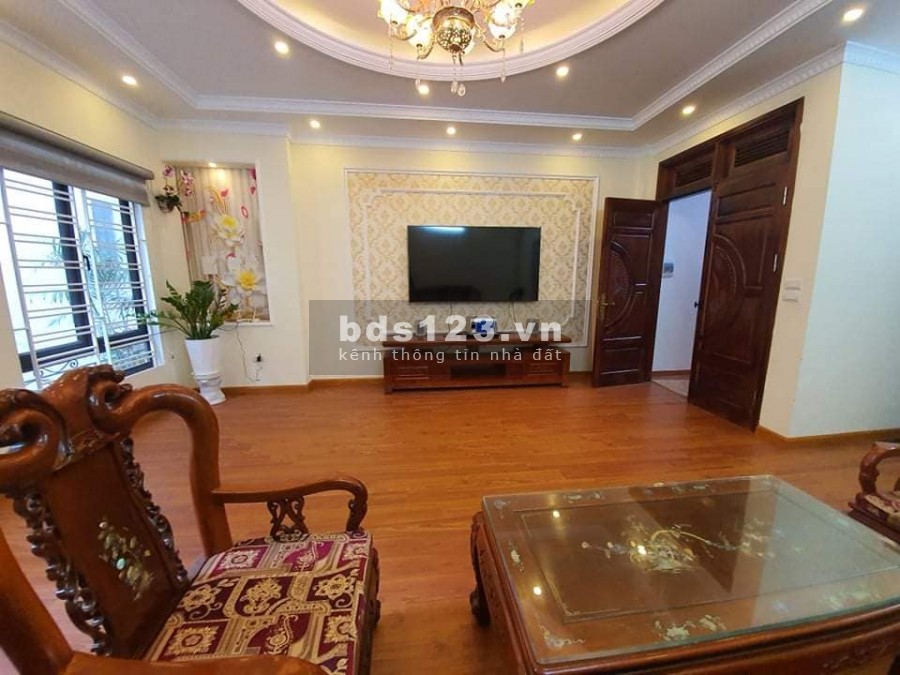 Bán nhà Doãn Kế Thiện, mt 5m, 5 tầng, giá 6.9 tỷ, ô tô vào nhà đẹp lung linh, lhcc
