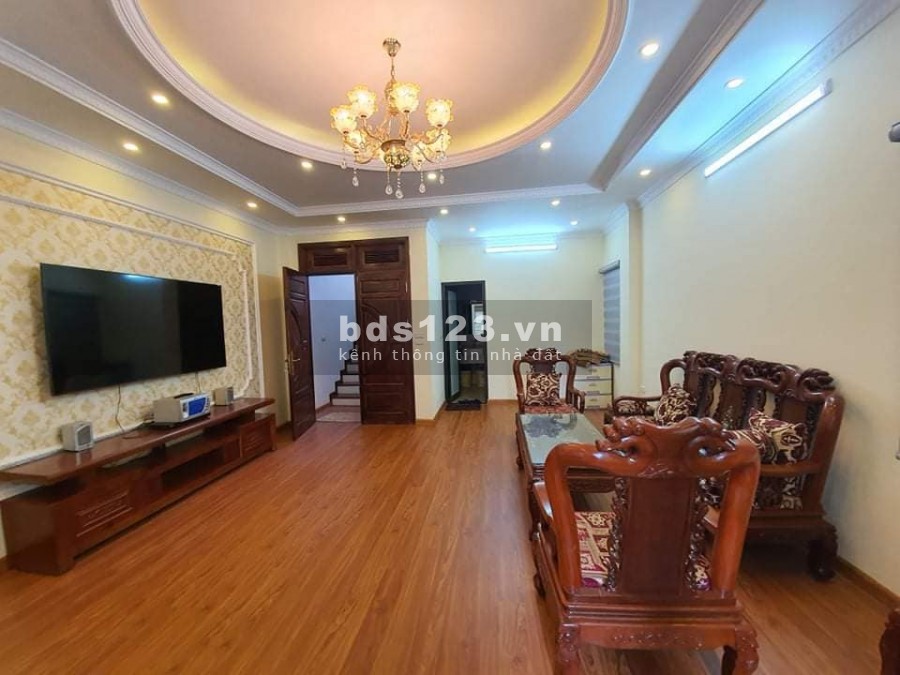 Bán nhà Doãn Kế Thiện, mt 5m, 5 tầng, giá 6.9 tỷ, ô tô vào nhà đẹp lung linh, lhcc